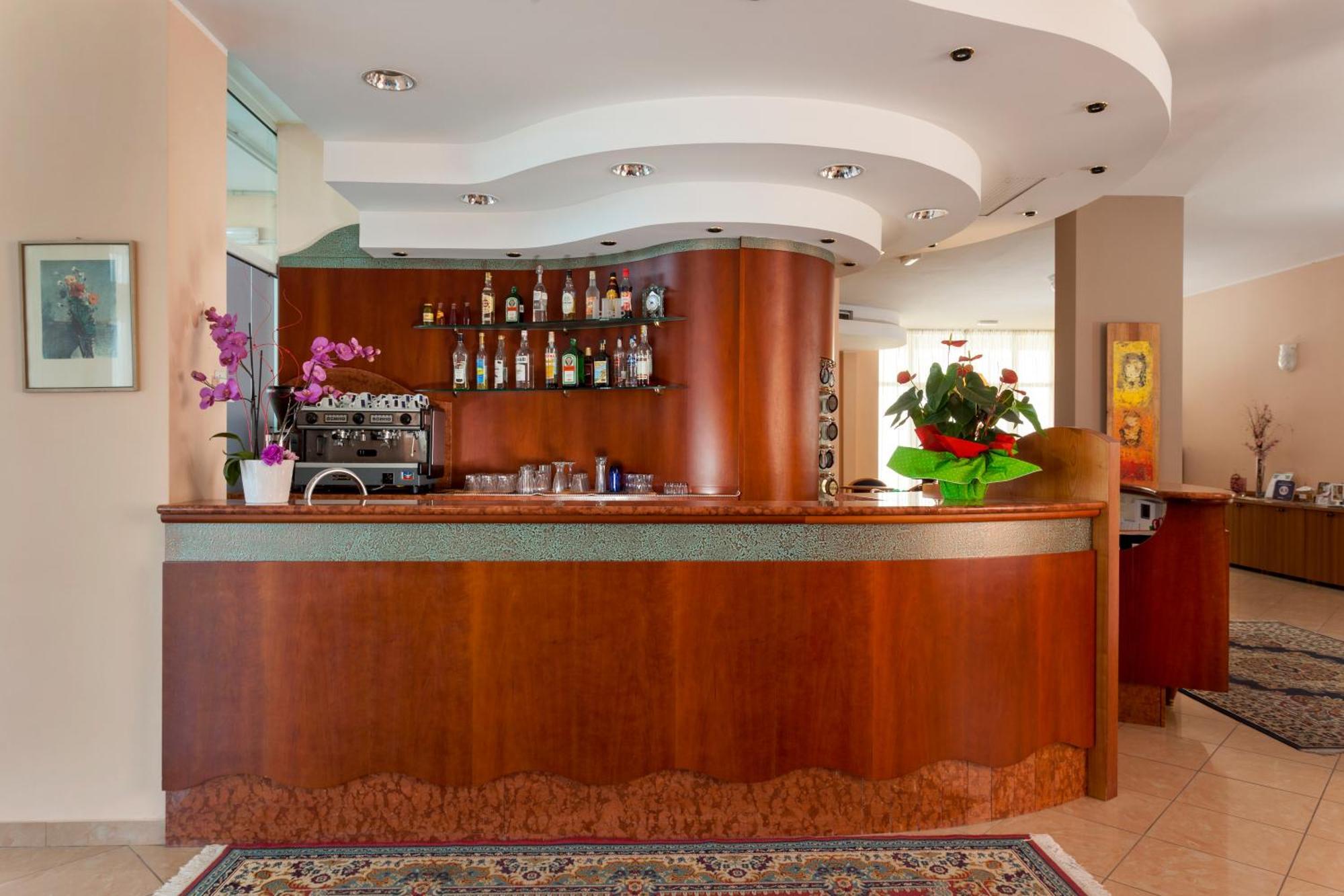Residence Hotel Piccadilly Rimini Zewnętrze zdjęcie